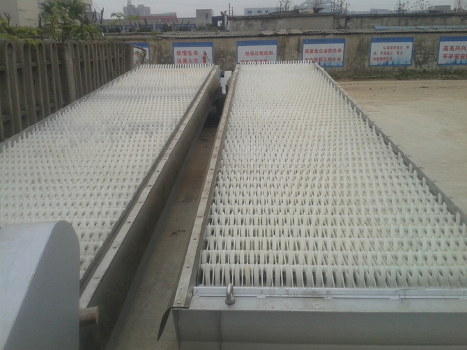 FH回转耙齿式格栅